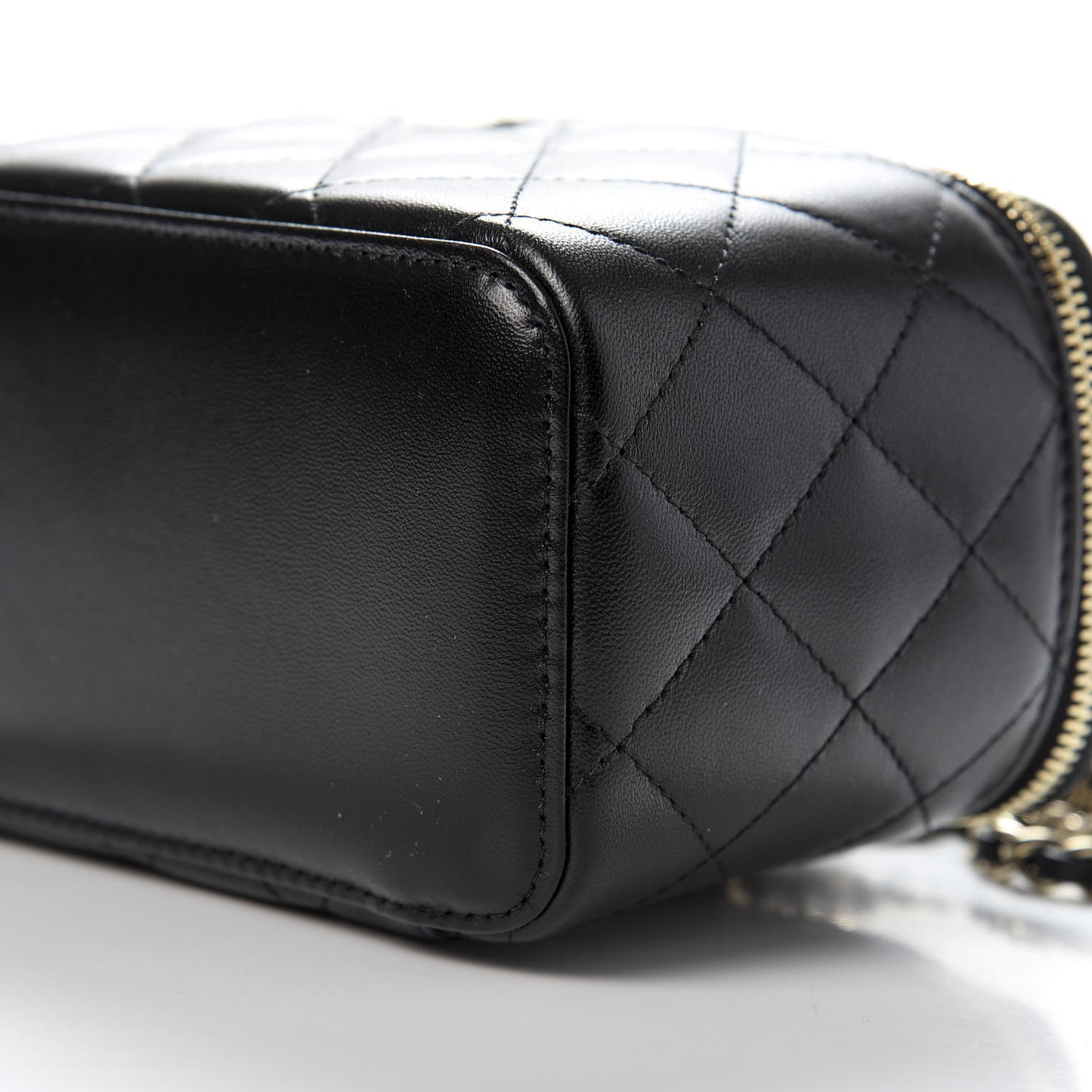 Lambskin Quilted Small Vanity Case With Chain Black