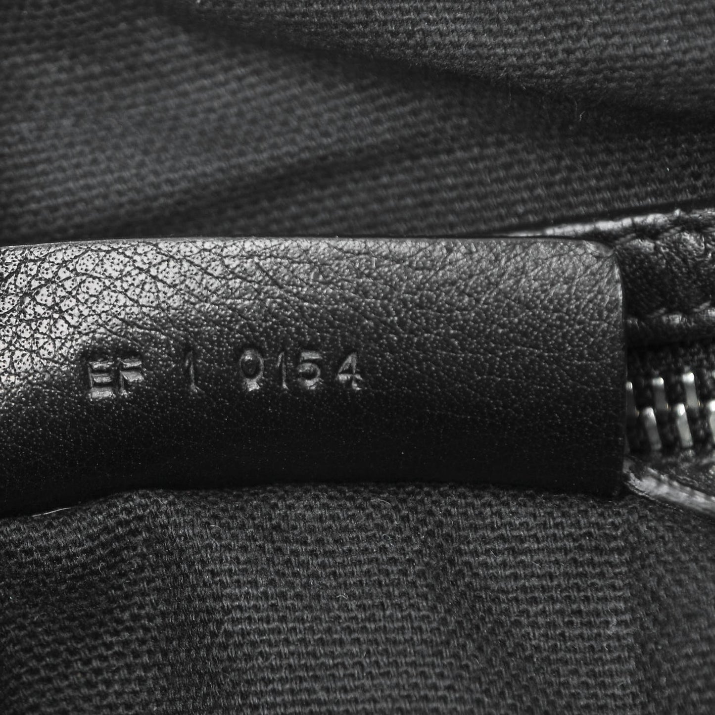 Pebbled Calfskin Medium Bolt Stud Pandora Black