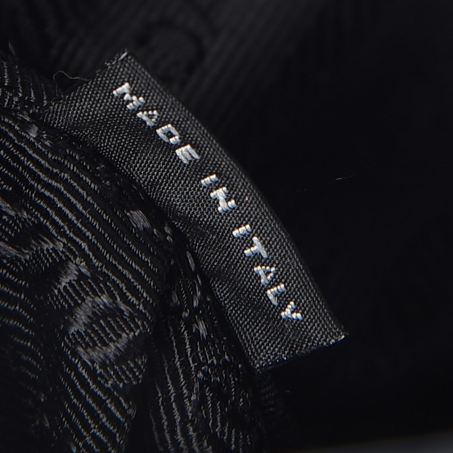 Saffiano Medium Galleria Double Zip Tote Black