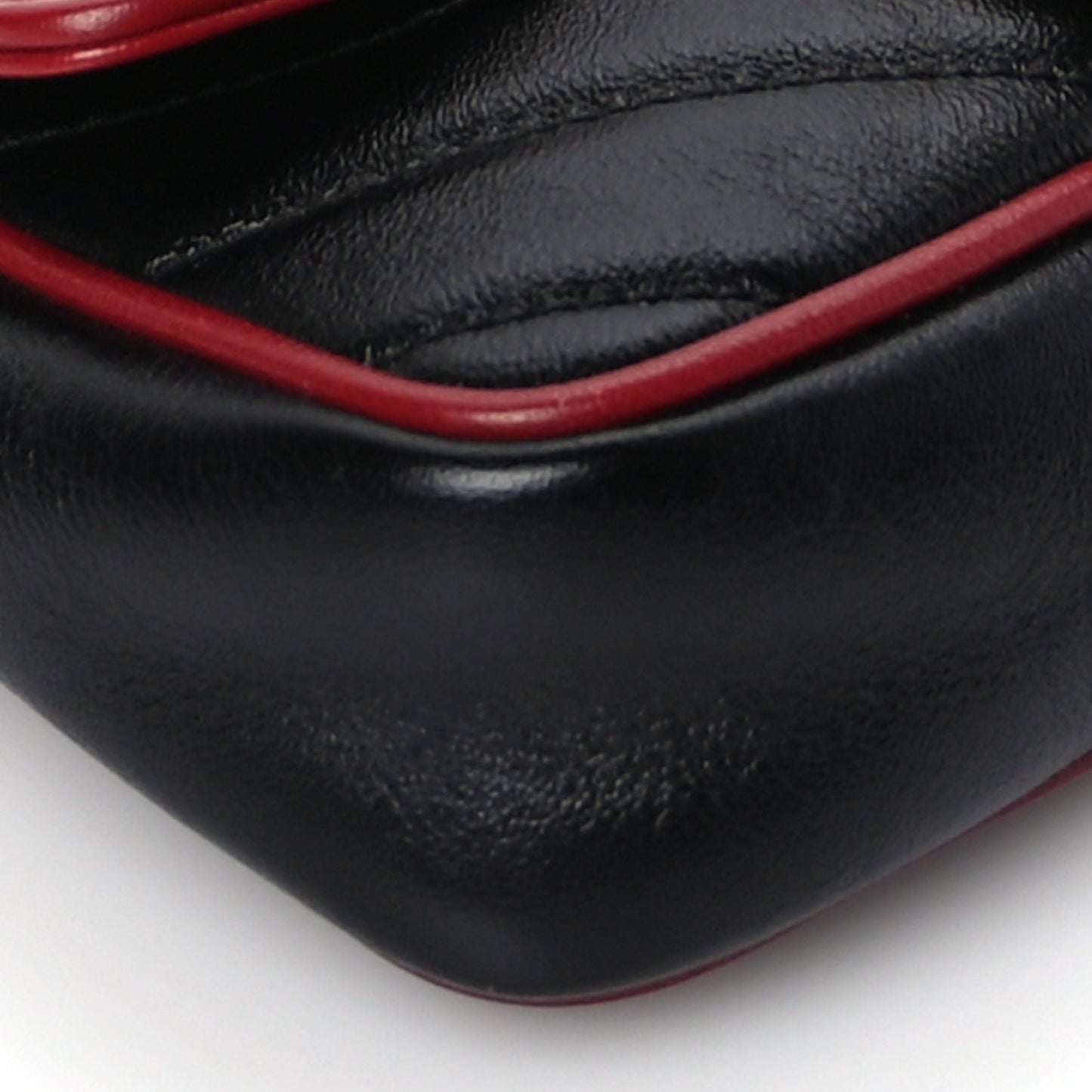 Vintage Effect Calfskin Matelasse Diagonal Super Mini Torchon GG Marmont Shoulder Bag Black Romantic Cherry