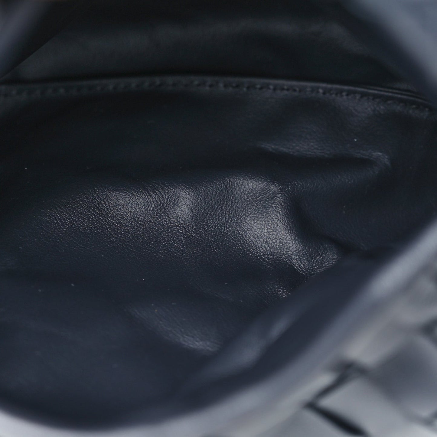 Calfskin Intrecciato Mini Hop Black