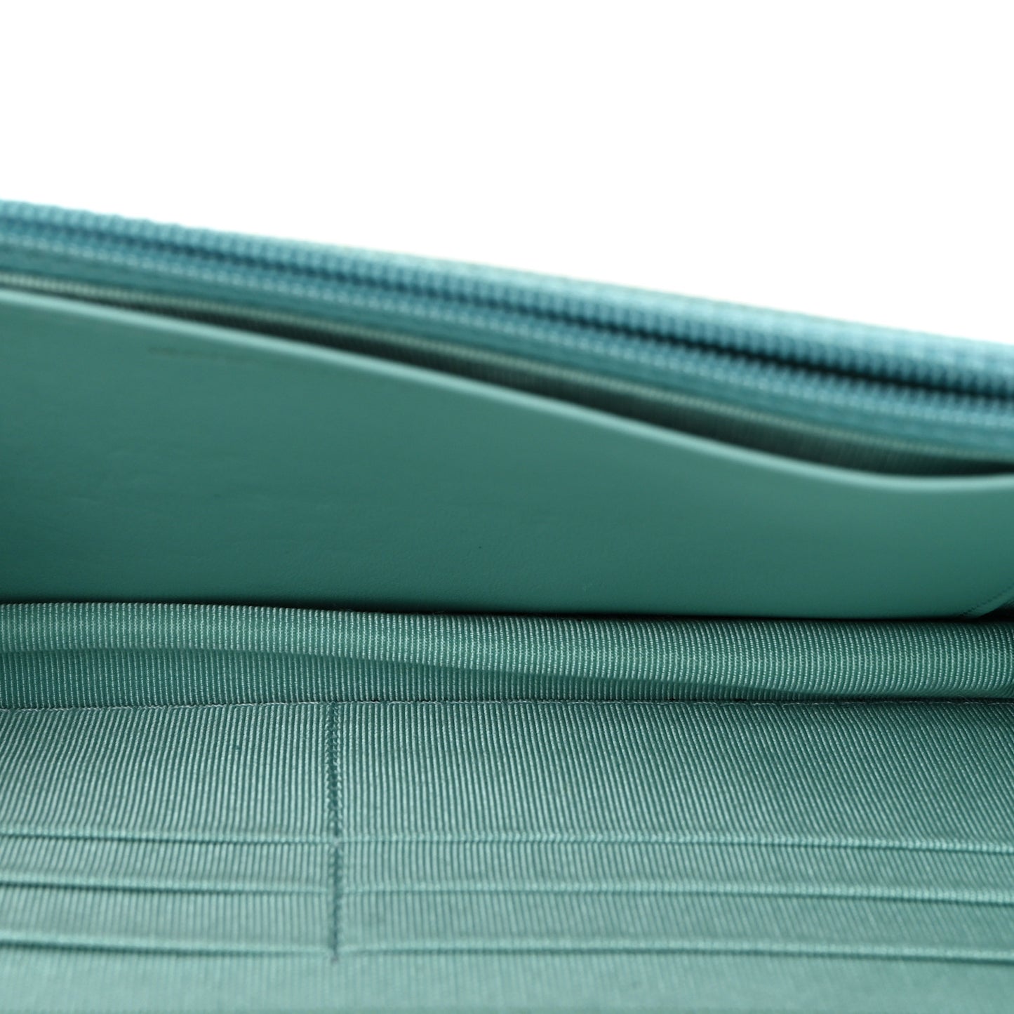 Caviar Quilted Wallet on Chain WOC Light Blue