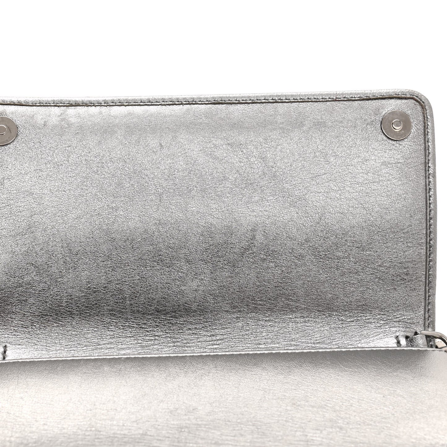 Metallic Nappa Impunture Diagramme Chain Wallet Cromo