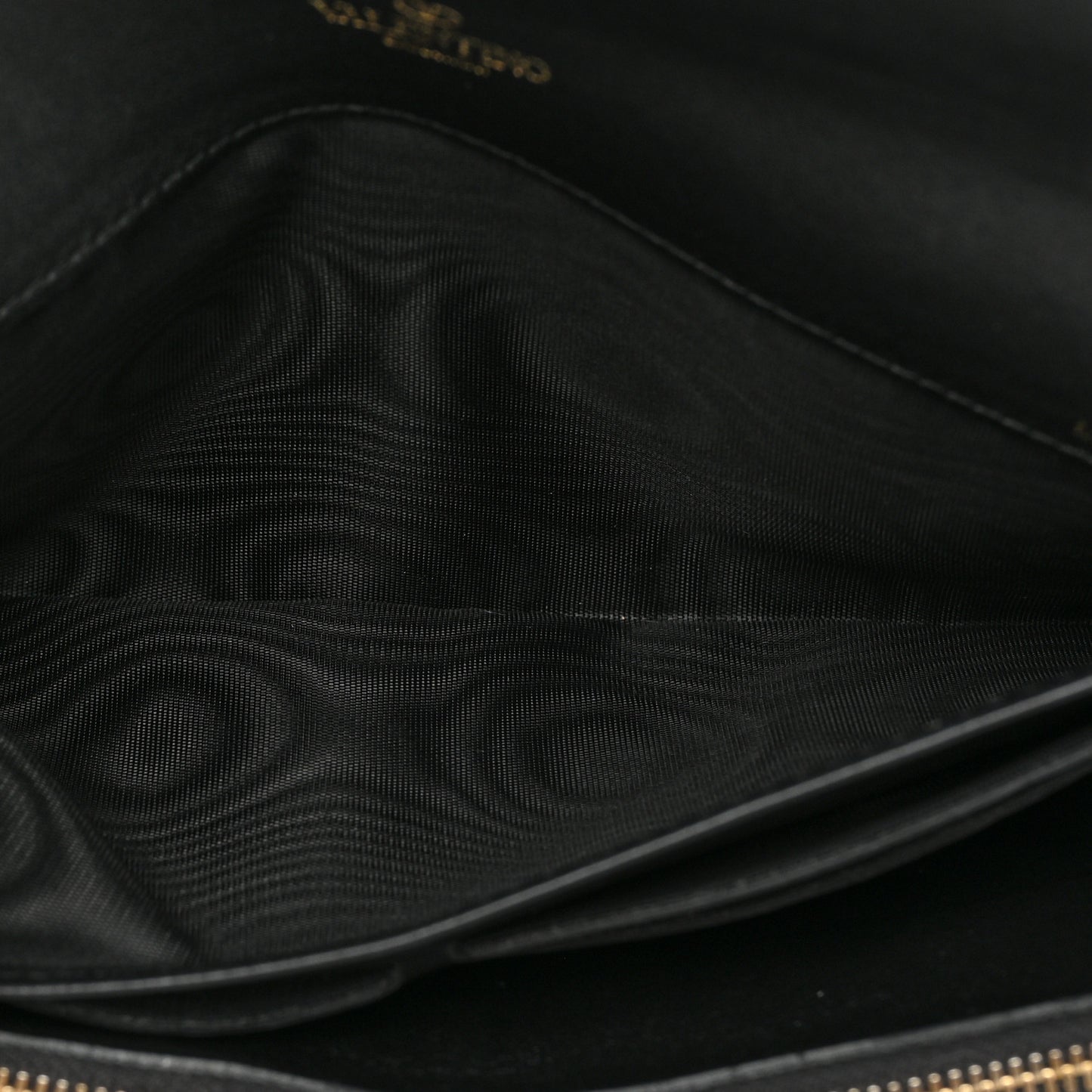 Vitello Rockstud Flap Wallet on Chain Black