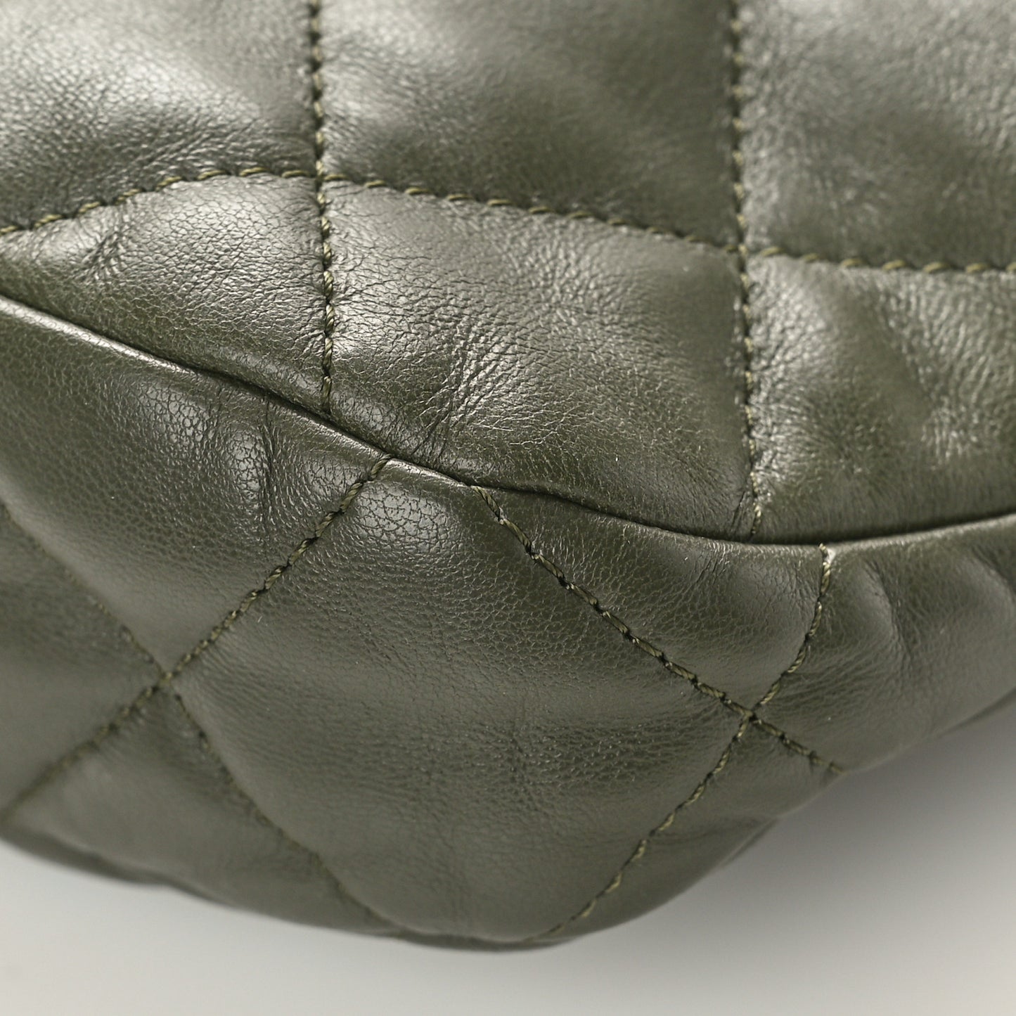 Lambskin Quilted CC Links Hobo Khaki
