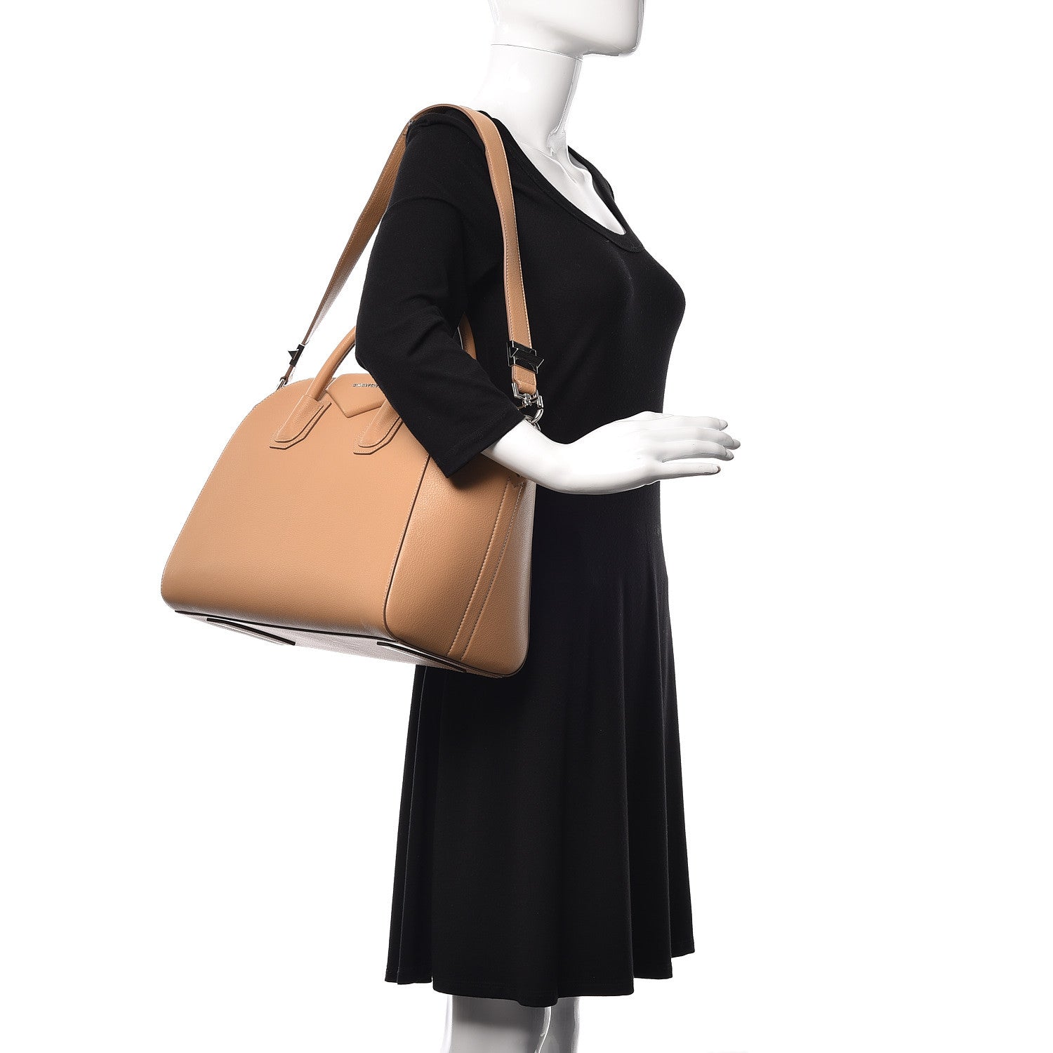 Givenchy Sugar Goatskin Medium Antigona Light Beige 2 of 11