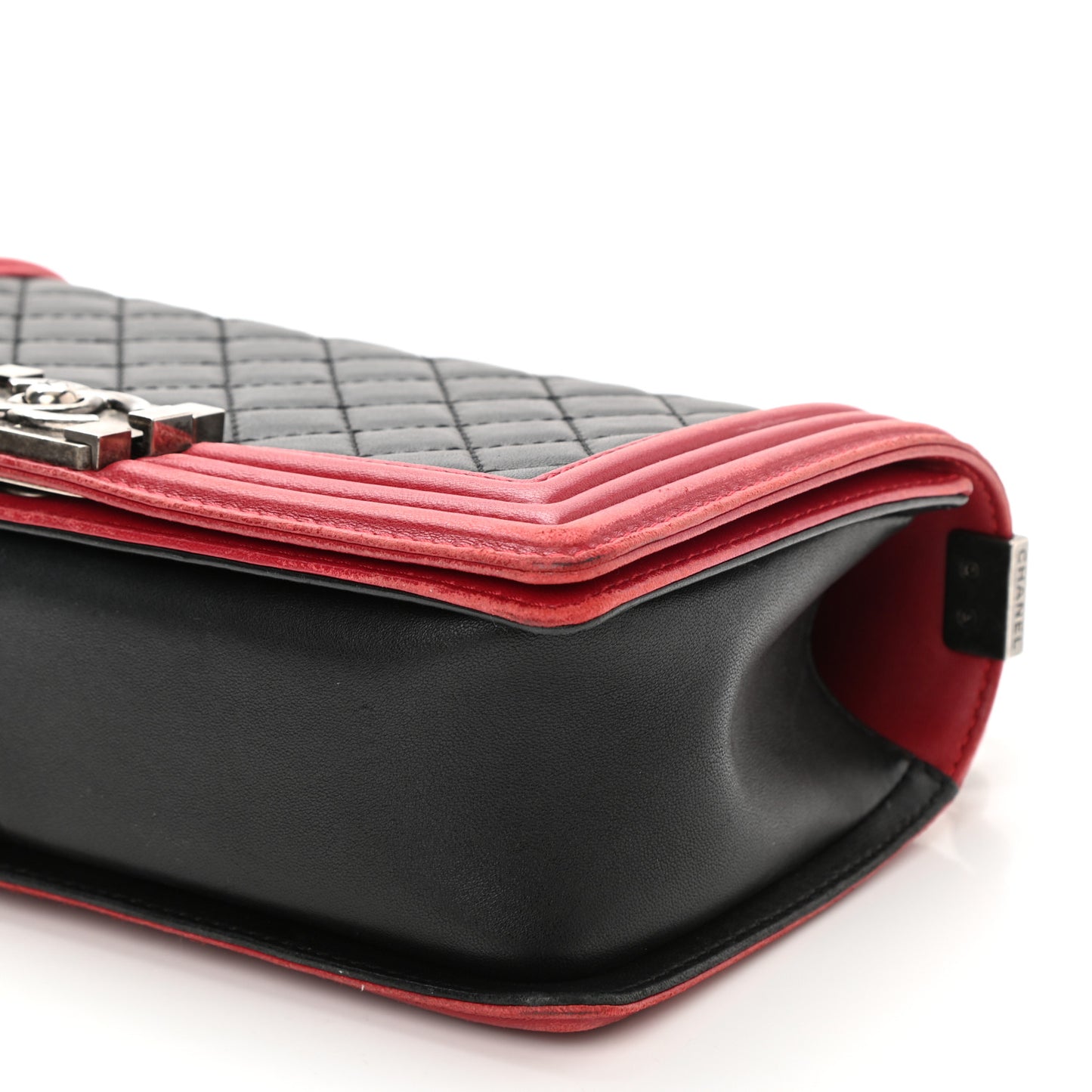 Lambskin Quilted Medium Boy Flap Black Red