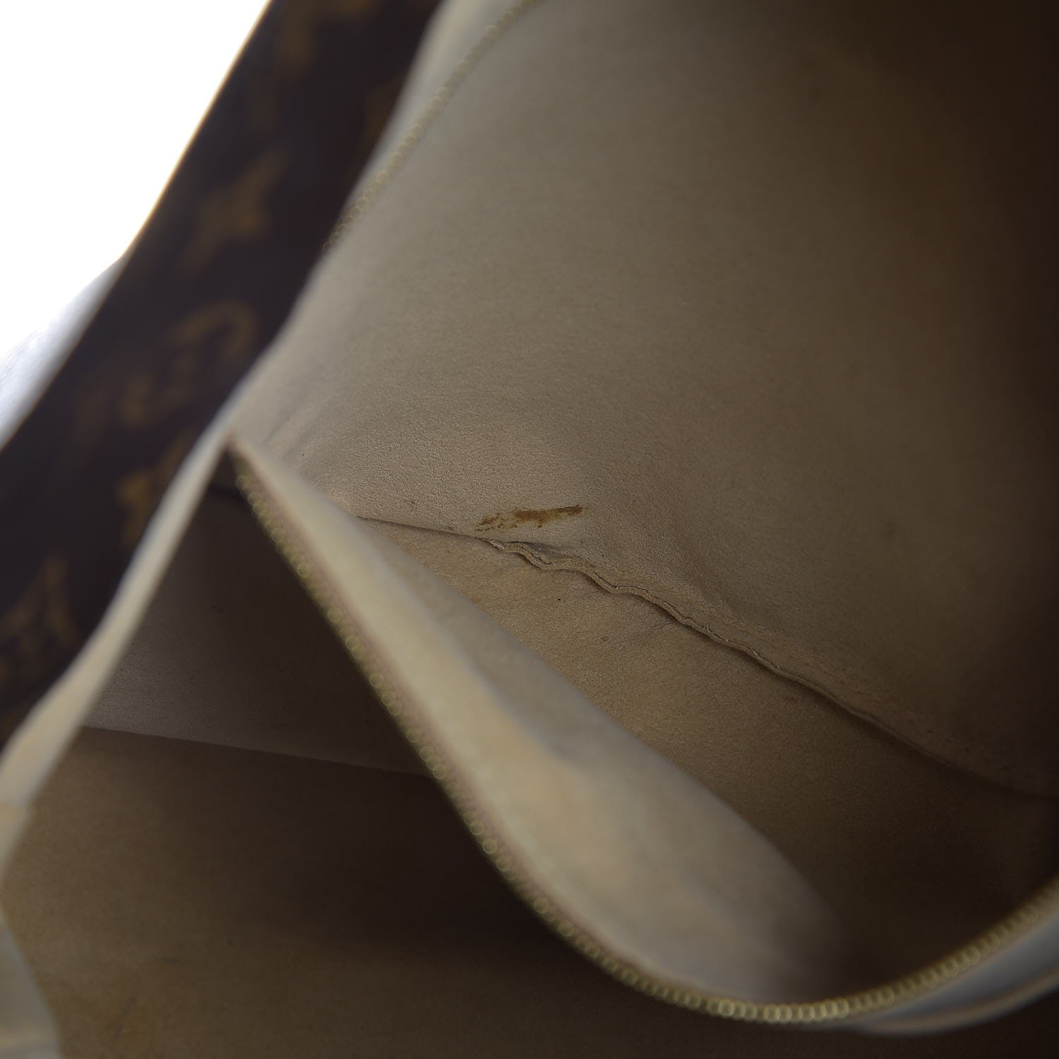 Louis Vuitton Monogram Artsy MM 10 of 10