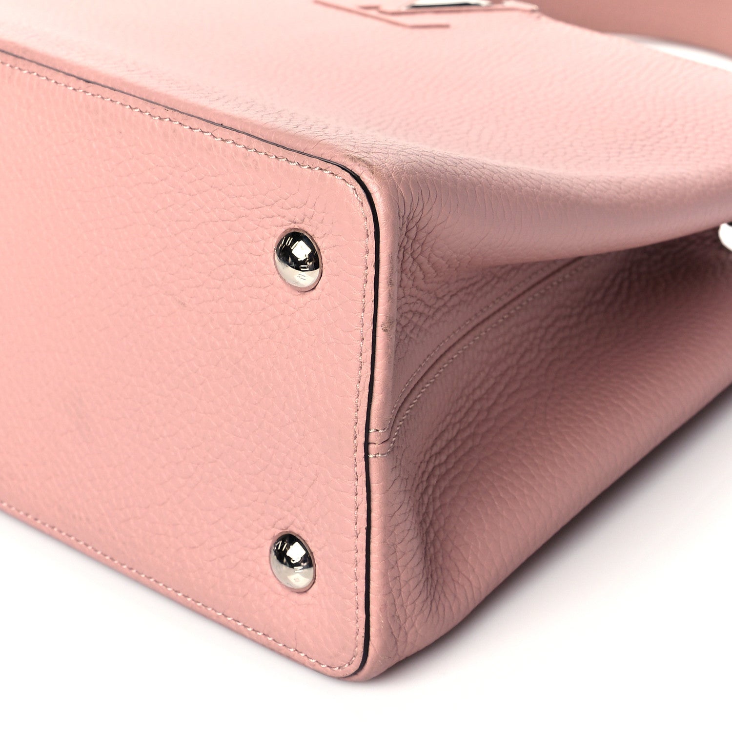 Louis Vuitton Taurillon Capucines MM Magnolia 9 of 9