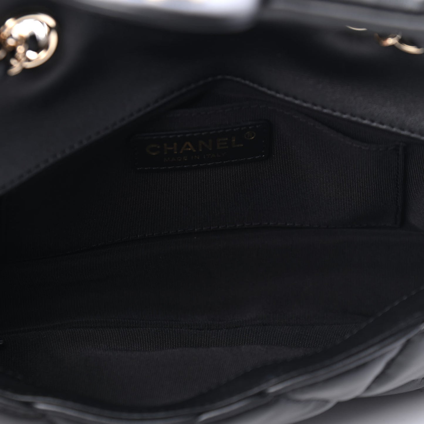 Calfskin Quilted Medium Bubbly Flap Black