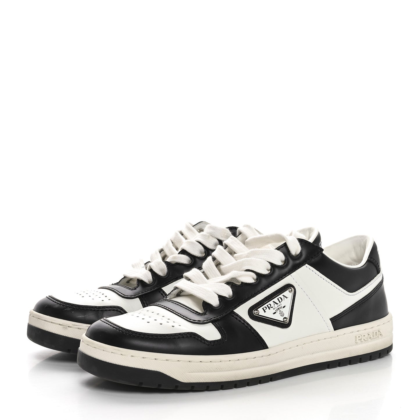 Vitello Sport Spazzolato Rois Triangle Logo Womens Downtown Low Top 30mm Sneakers 37.5 White Black