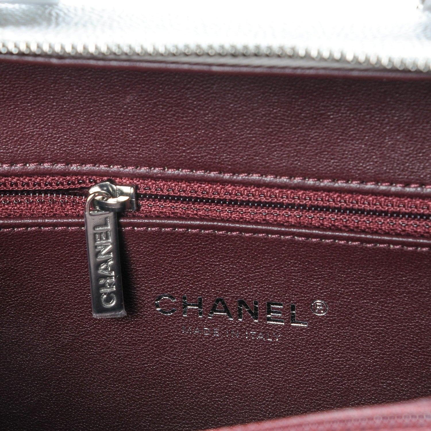 Chanel Metallic Caviar Quilted Medium CC Filigree Vanity Case Silver 6 of 8