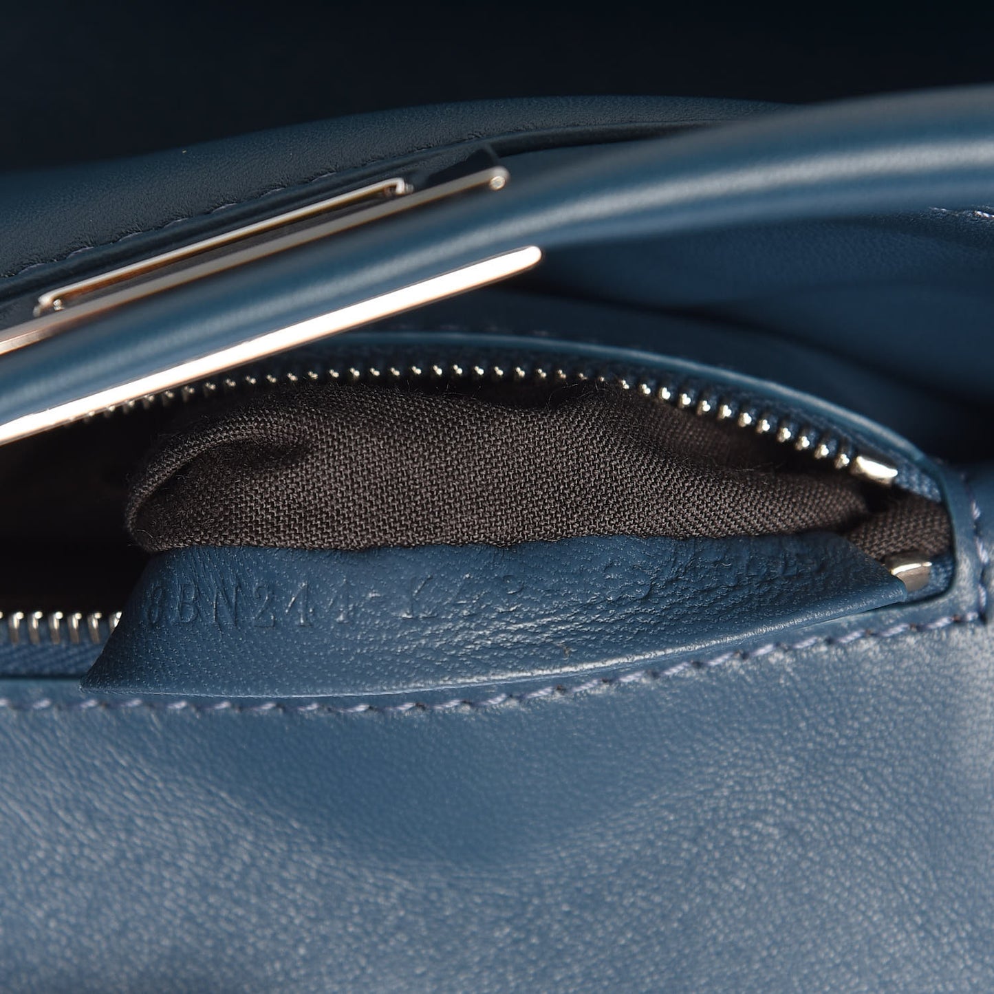 Nappa Mini Peekaboo Iconic Satchel Pavone