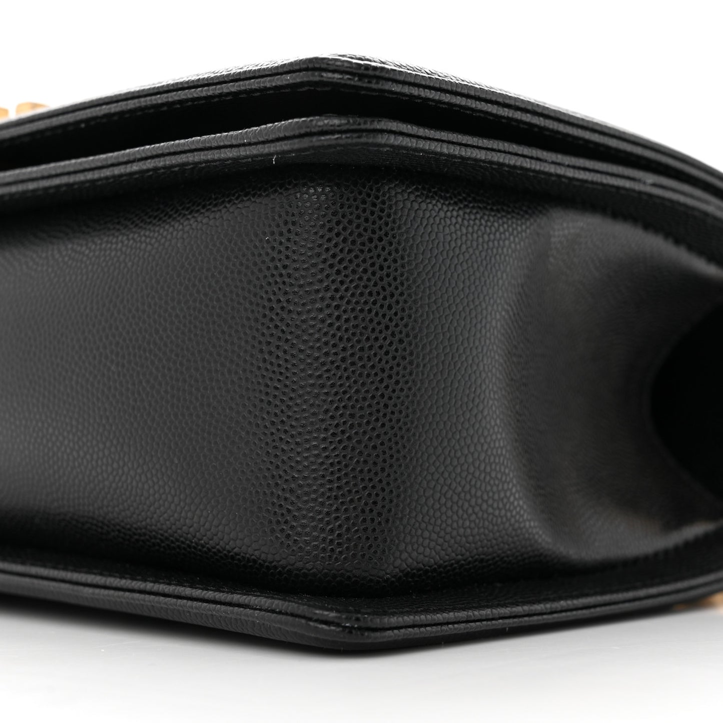 Caviar Quilted Medium Boy Flap Black