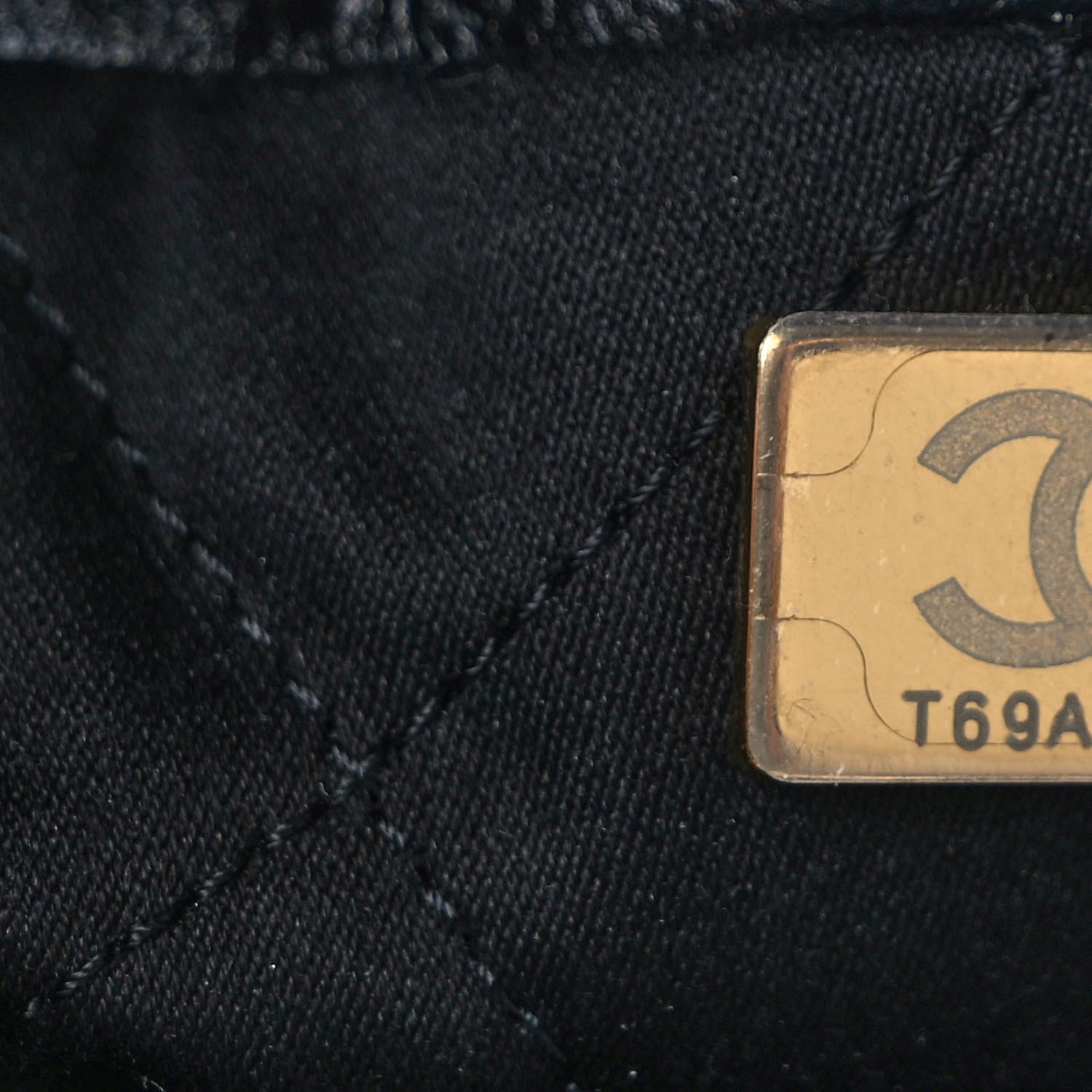 Chanel Shiny Crumpled Calfskin Quilted Pearl Mini Chanel 22 Black 7 of 9