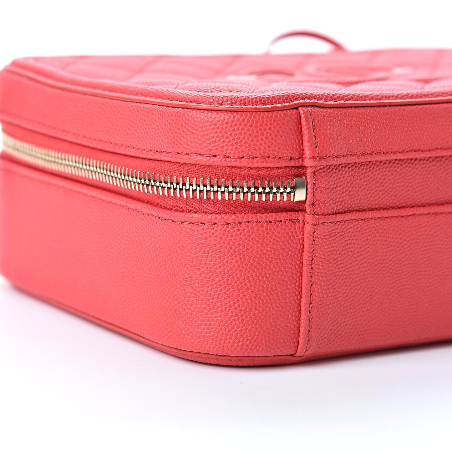 Caviar Quilted Medium CC Filigree Vanity Case Red