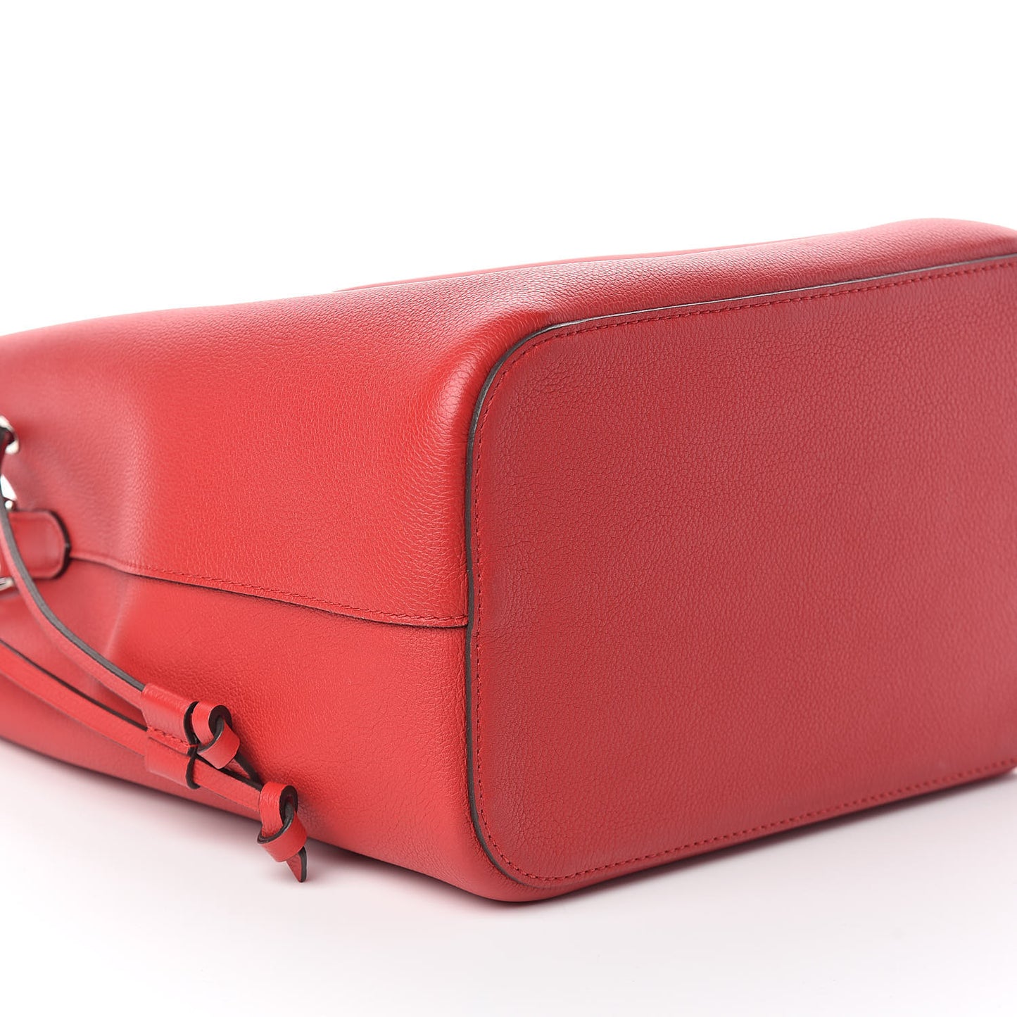 Calfskin Lockme Bucket Rubis