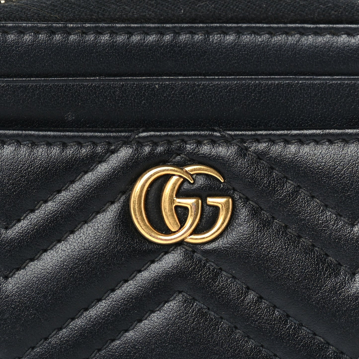Calfskin Matelasse GG Marmont Zip Around Card Case Black