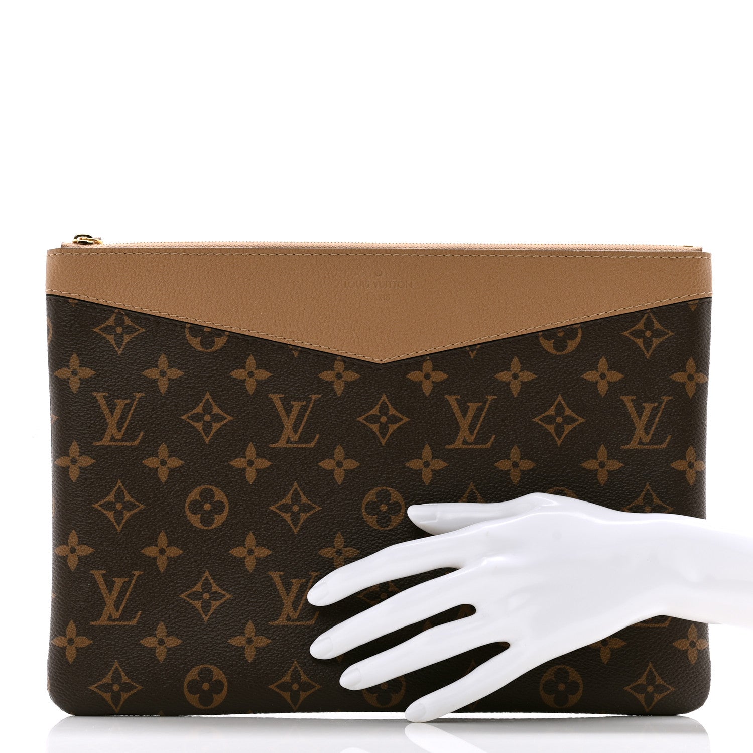 Louis Vuitton Monogram Daily Pouch Sesame 2 of 7