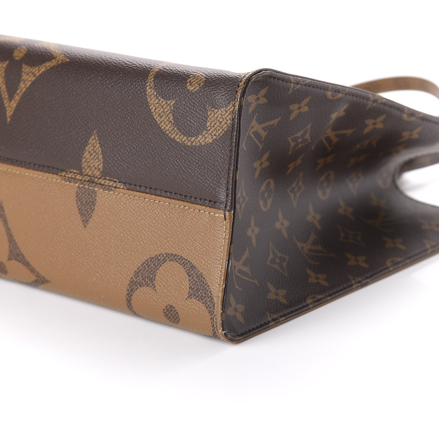 Louis Vuitton Reverse Monogram Giant Onthego MM 7 of 9