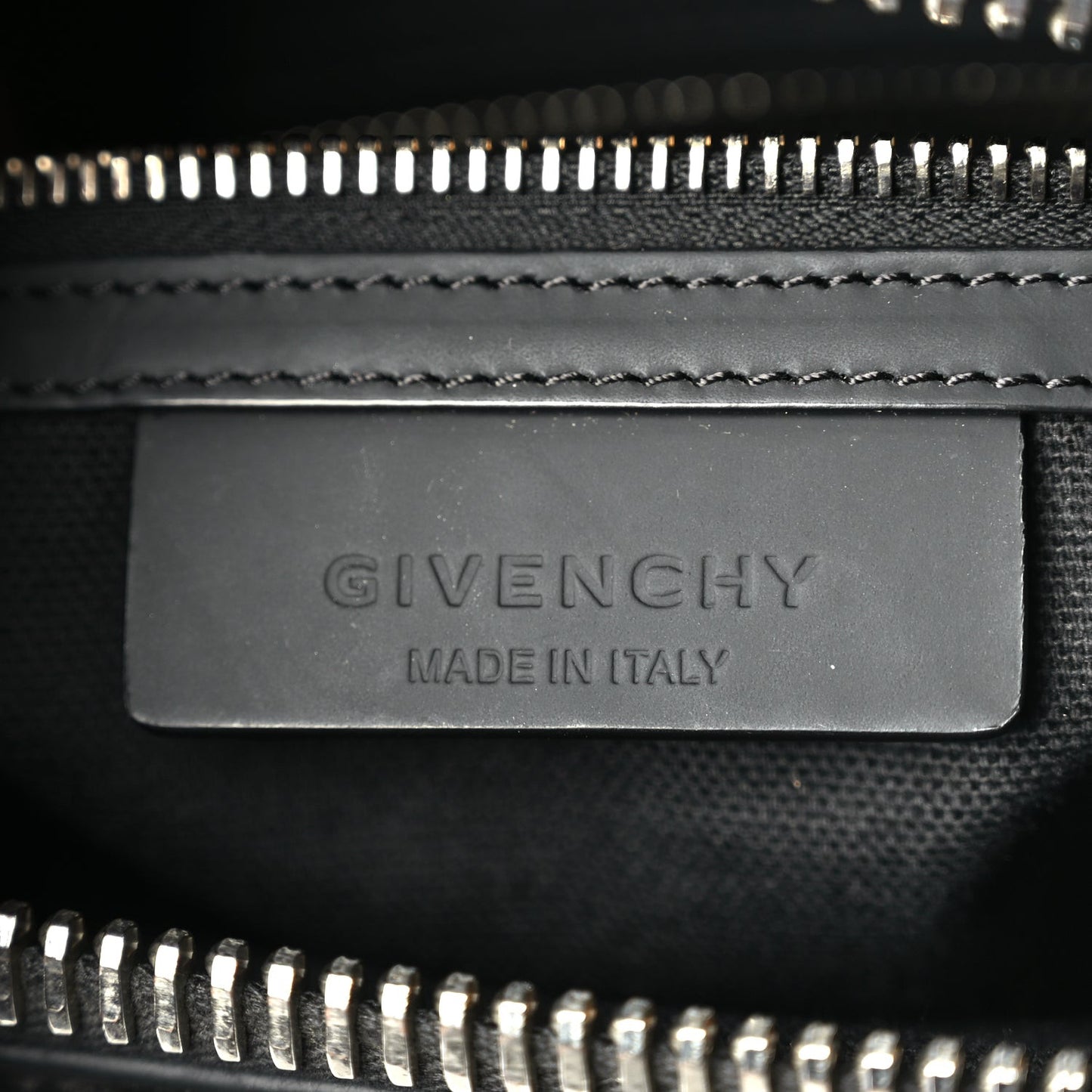 Shiny Lord Calfskin Small Antigona  Black