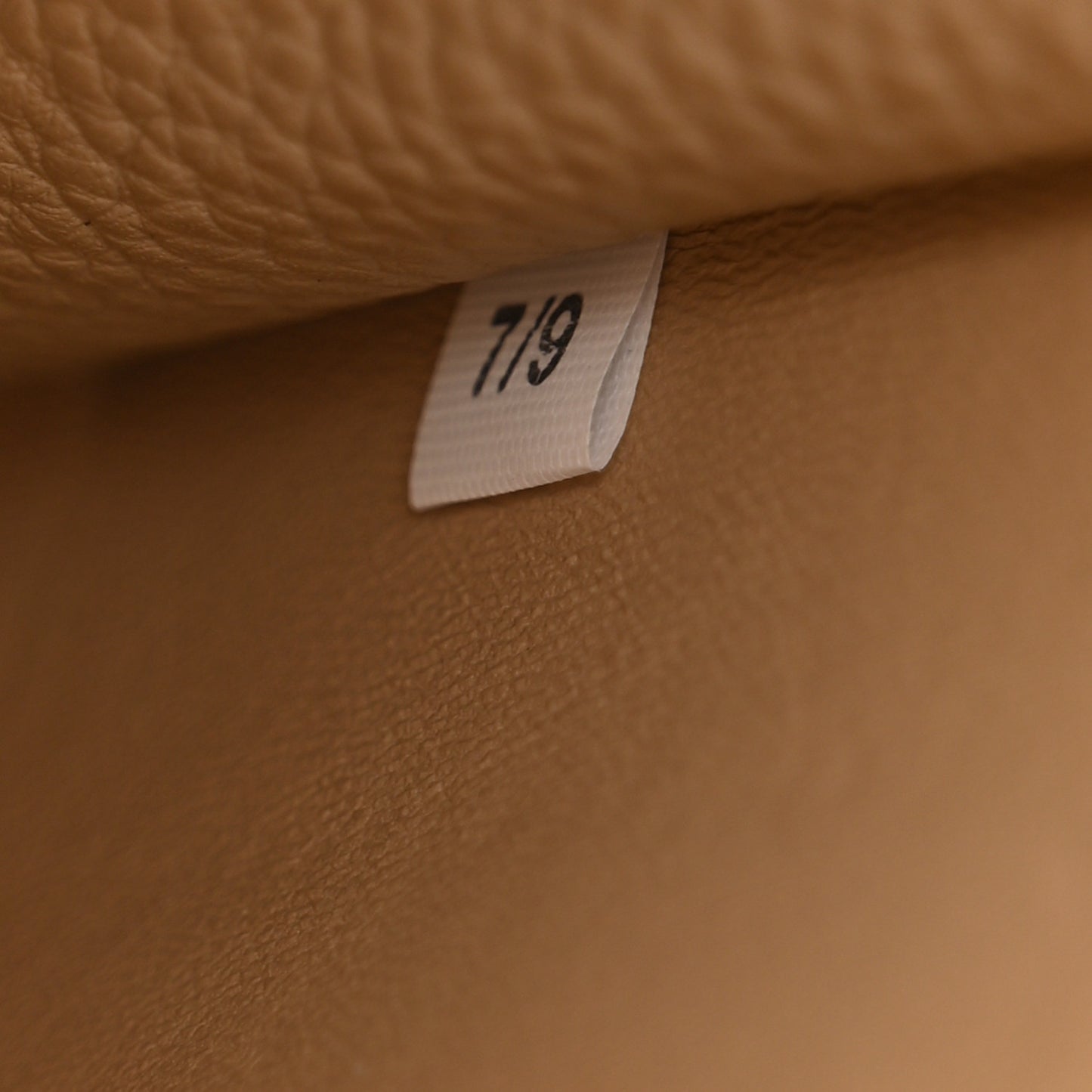 Vitello Daino Soft Mini Dynamique Tote Sabbia