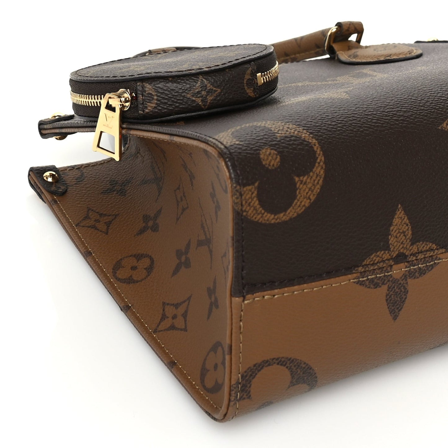 Reverse Monogram Giant Onthego PM