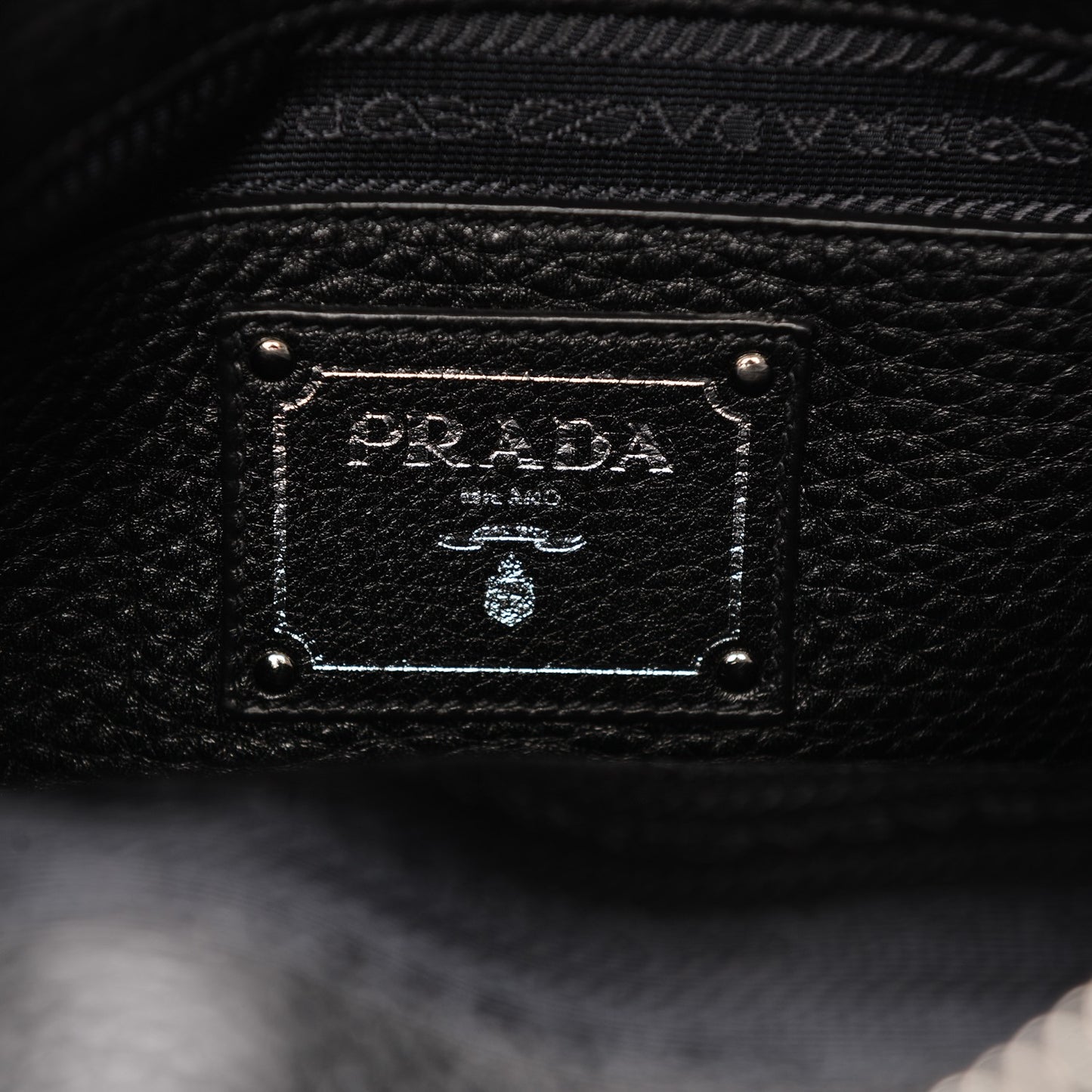 Vitello Daino Tote Nero Black