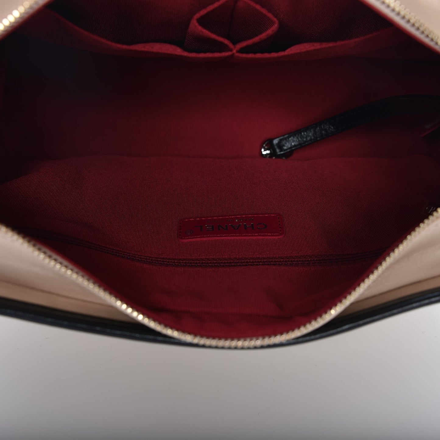 Aged Calfskin Quilted Medium Gabrielle Hobo Beige Black
