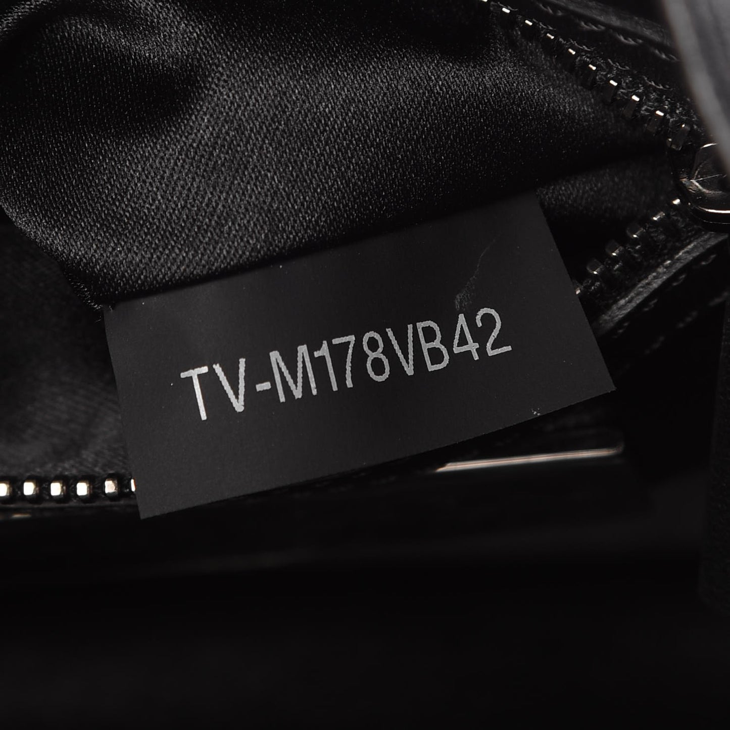 Vitello Rockstud Bucket Bag Black