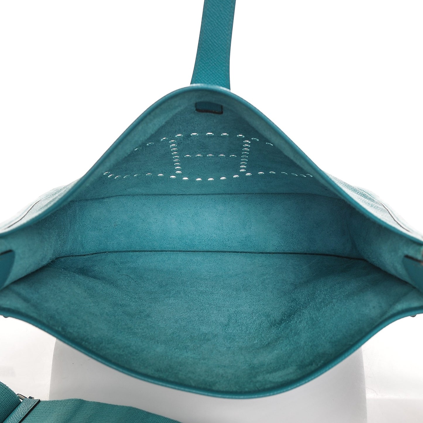 Epsom Evelyne III GM Bleu Paon