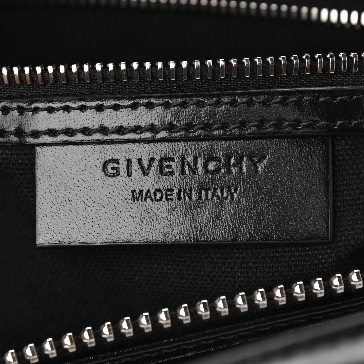 Shiny Lord Calfskin Small Antigona Black