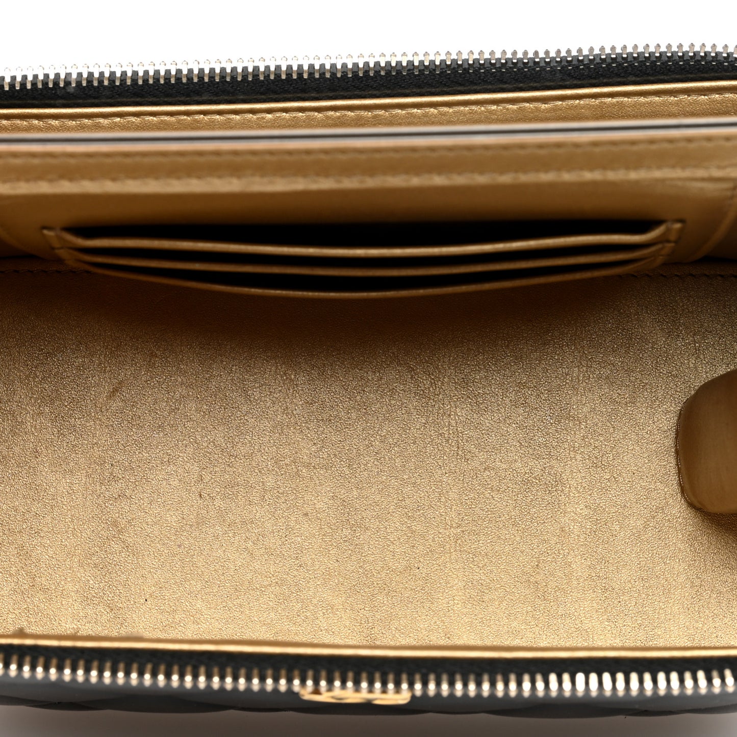 Lambskin Quilted Pearl Crush Small Vanity Case With Chain Black