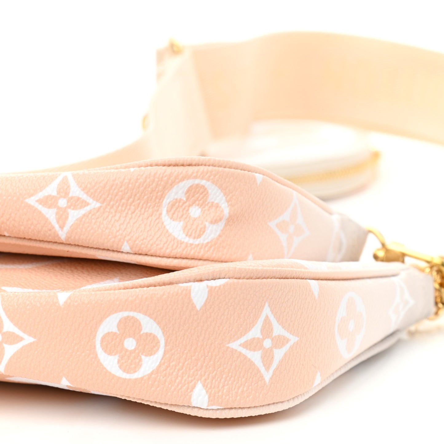 Monogram Giant By The Pool Multi Pochette Accessories Brume