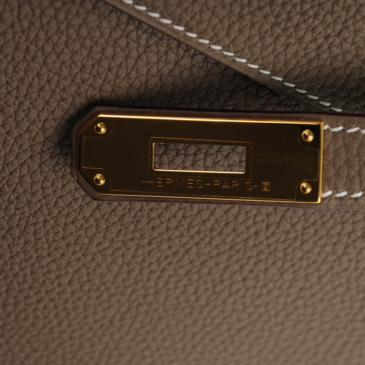 Togo Kelly Retourne 28 Etoupe