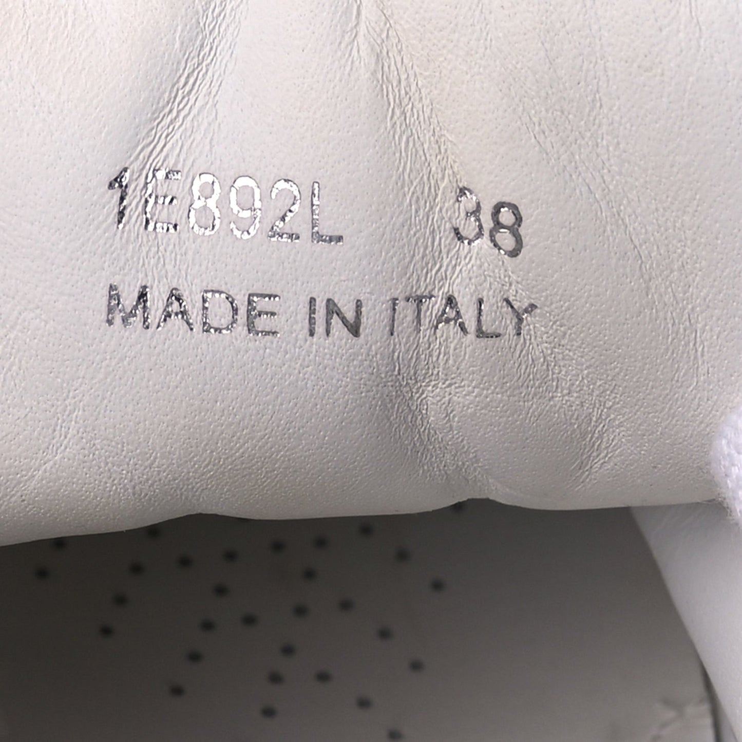 Vitello Soft Logo Low Top Sneakers 38 White