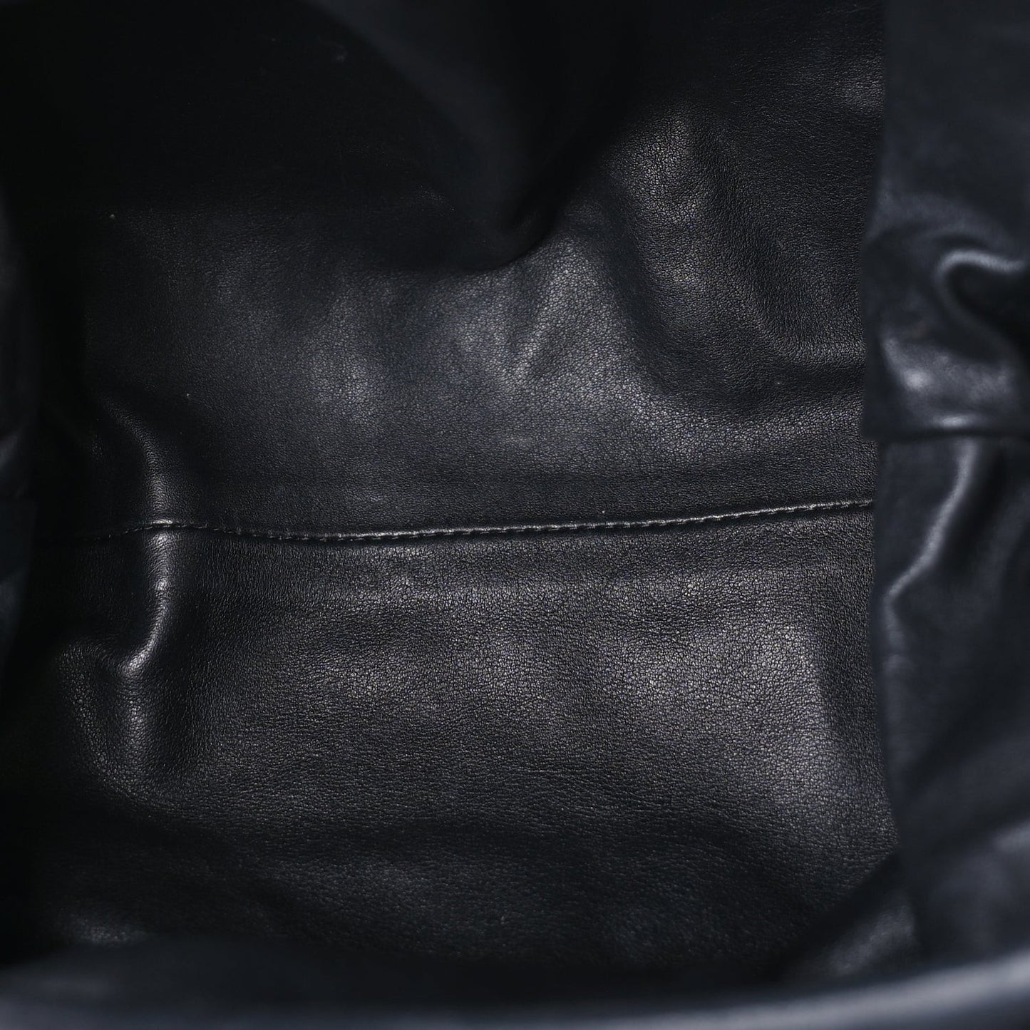 Smooth Butter Calf Teen Pouch Black