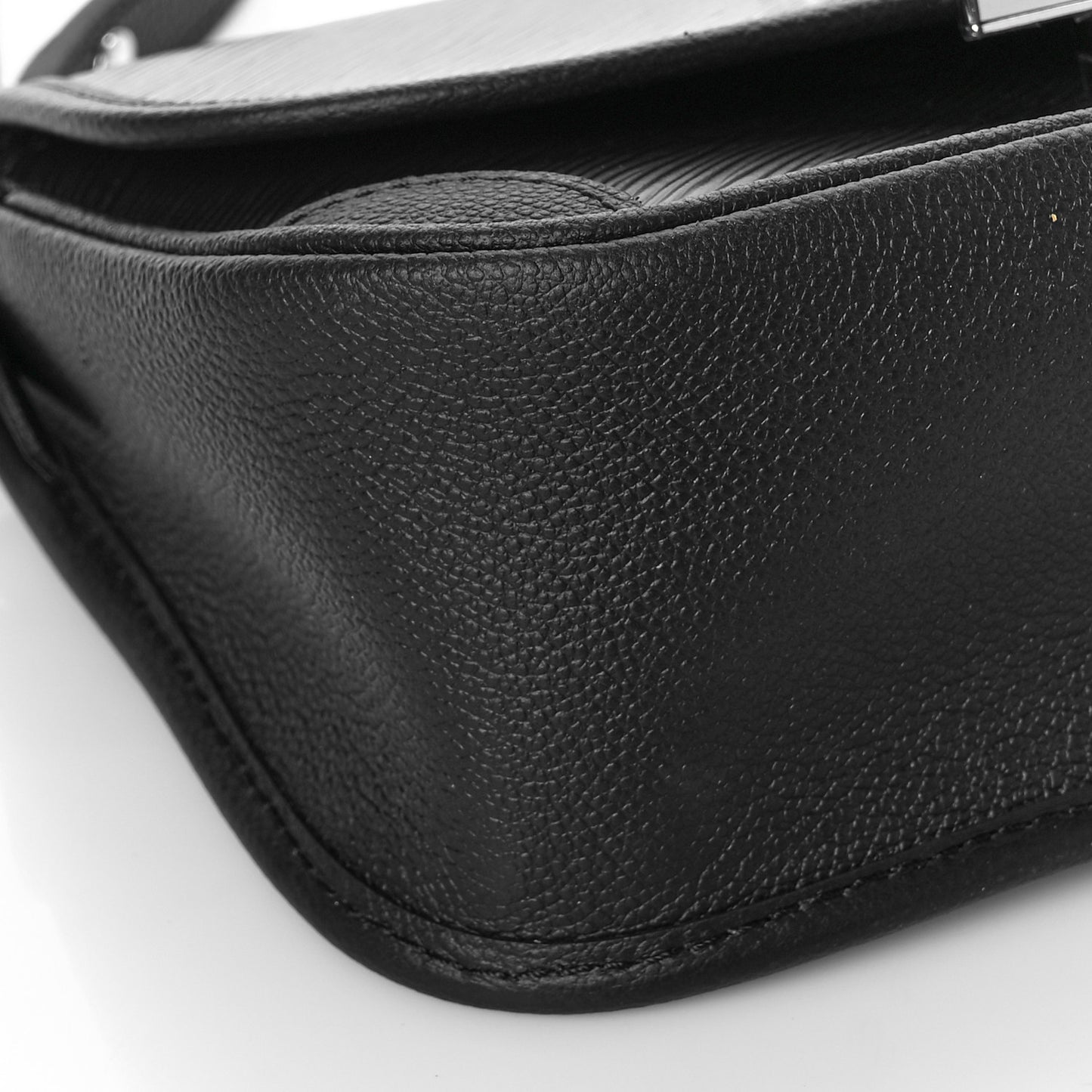 Epi Buci Crossbody Black