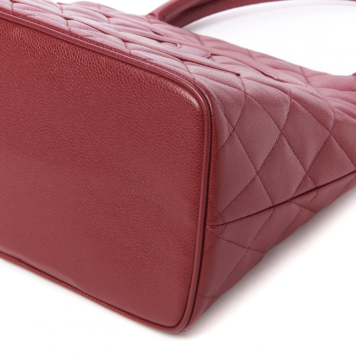 Caviar Quilted Medallion Tote Red