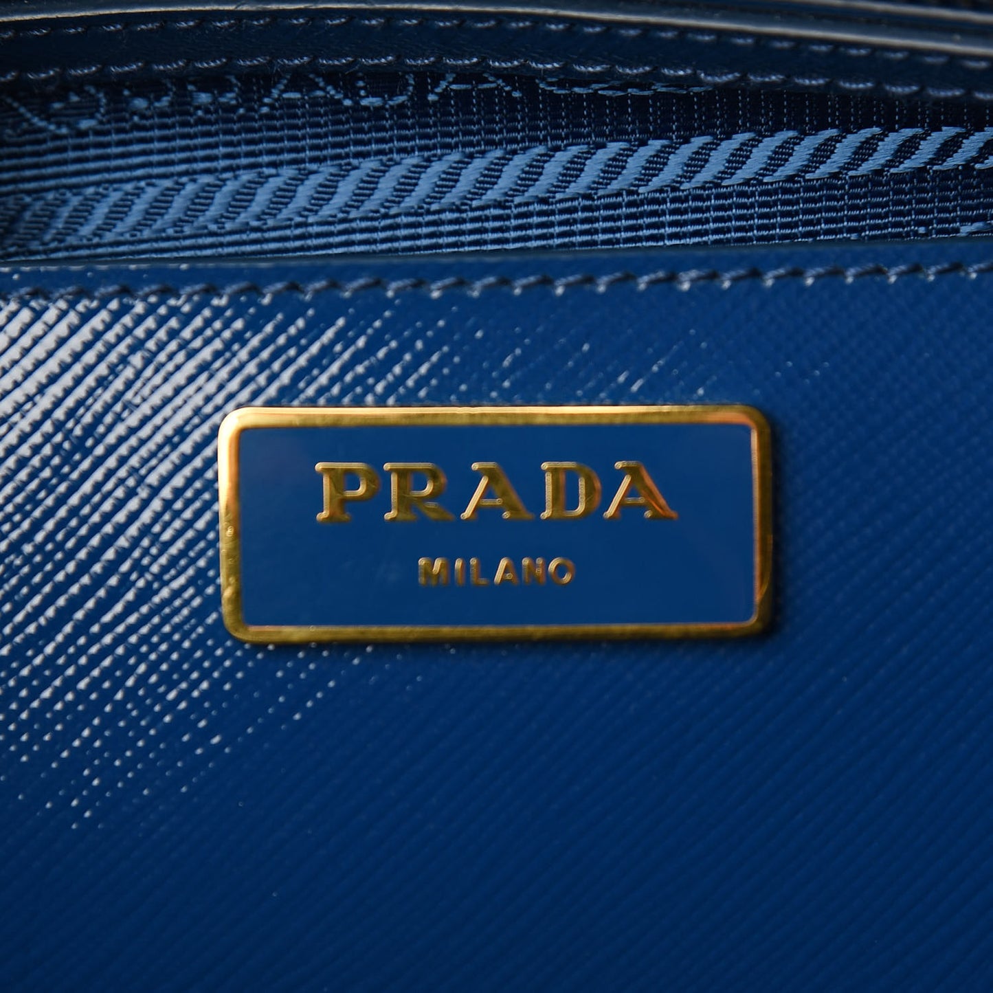 Saffiano Vernice Medium Galleria Double Zip Tote Ottanio