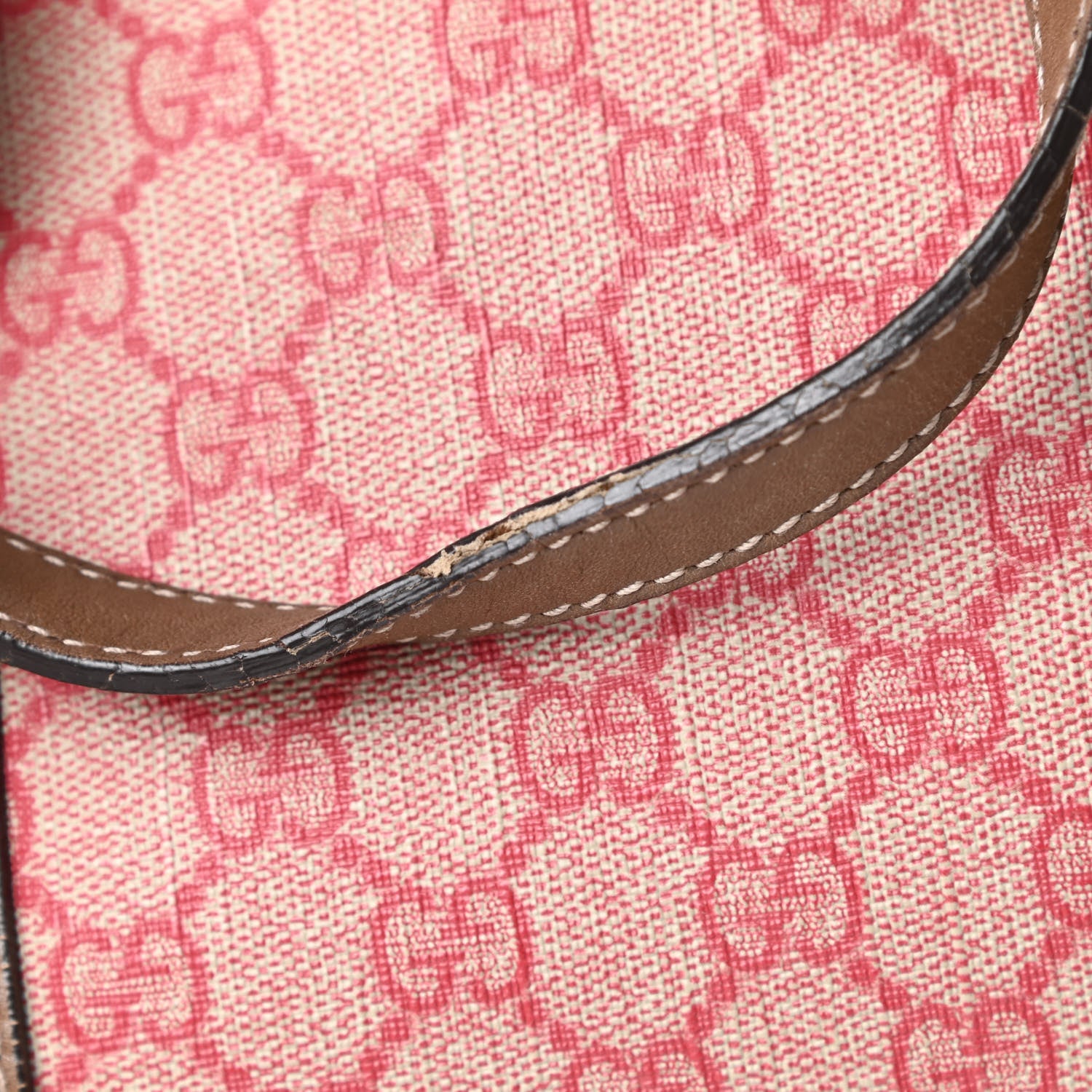 Gucci GG Supreme Monogram Medium Nice Boston Red 18 of 22