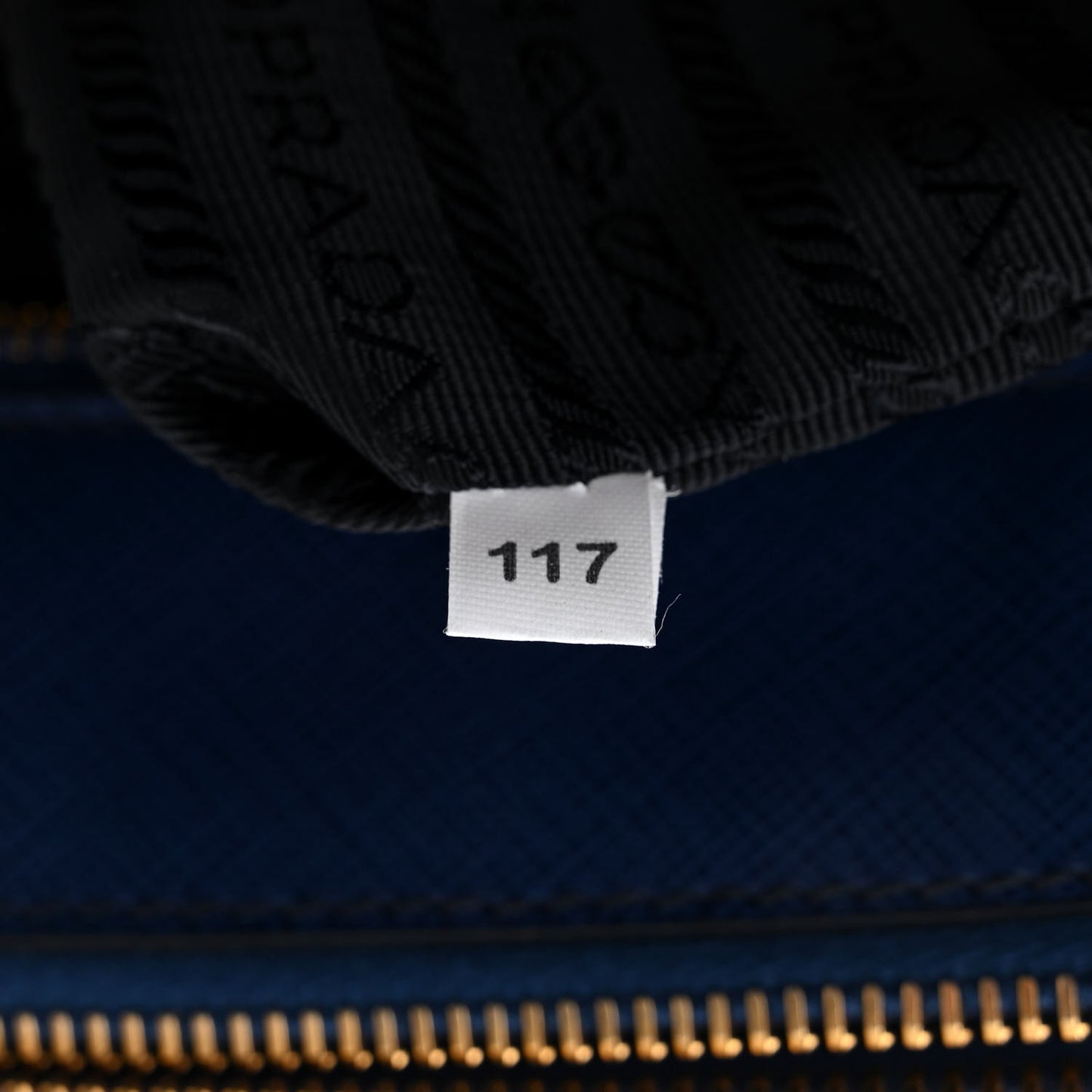 Saffiano Medium Galleria Double Zip Tote Bluette