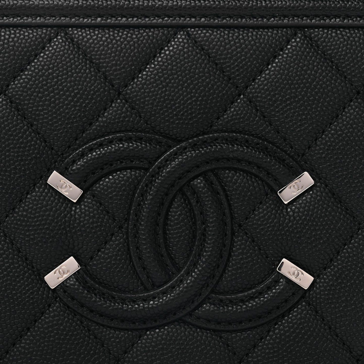 Caviar Quilted Small CC Filigree Vanity Case Black