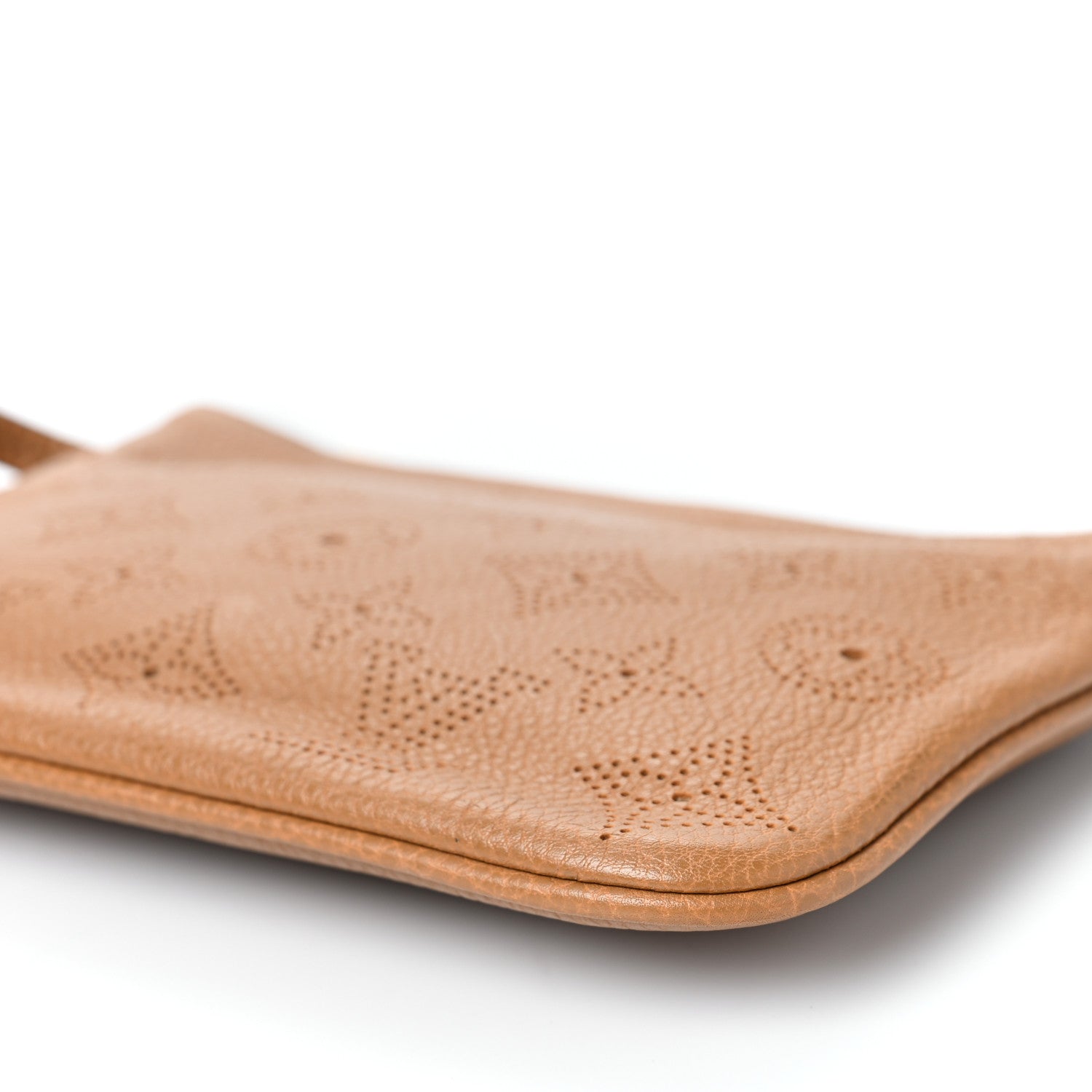 Louis Vuitton Mahina Selene Pochette PM Caramel 8 of 9