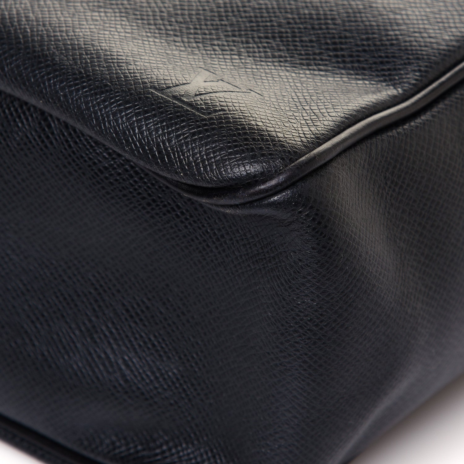 Louis Vuitton Taiga Yaranga Camera Bag Black 9 of 12