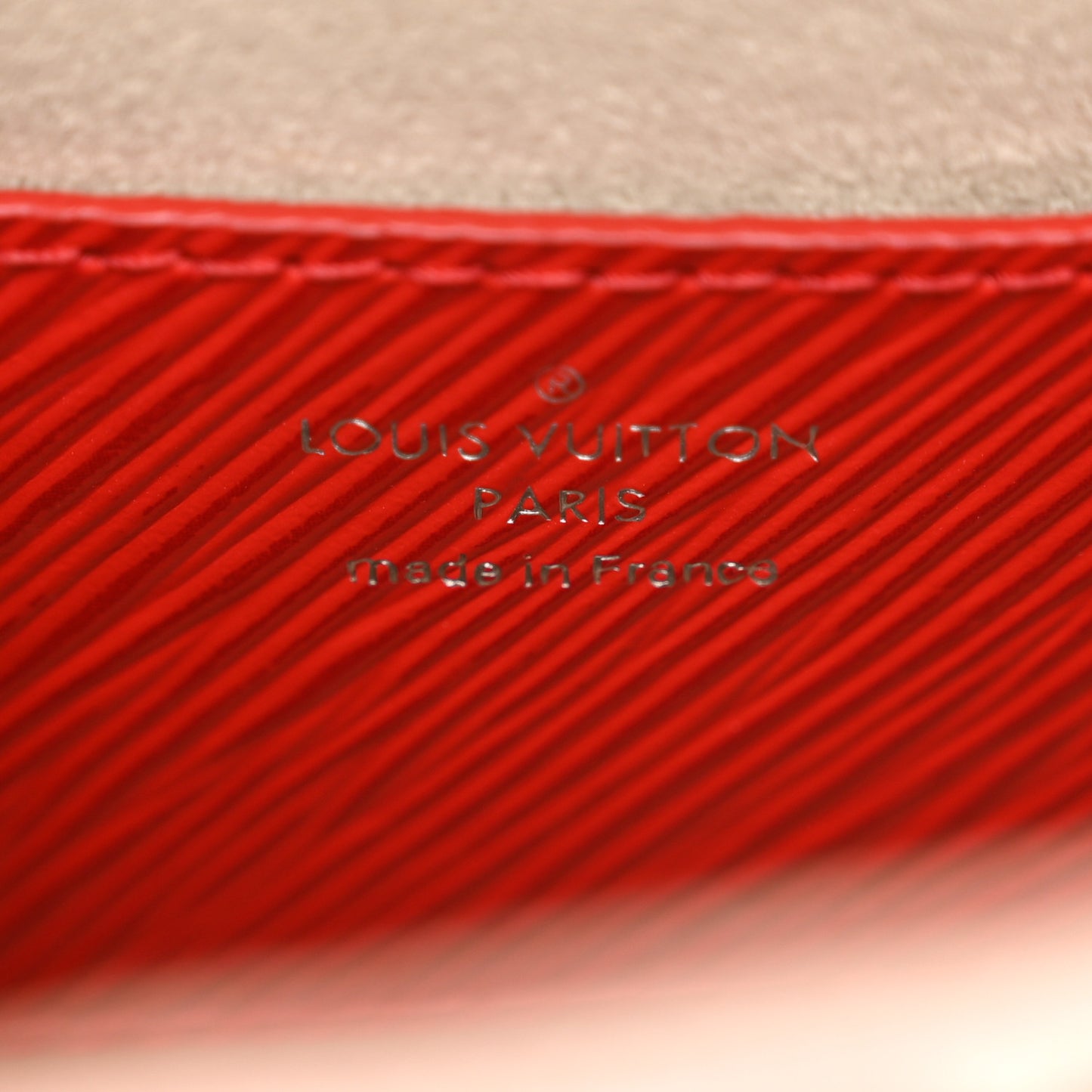 Epi Savane Twist Shoulder Bag MM Red