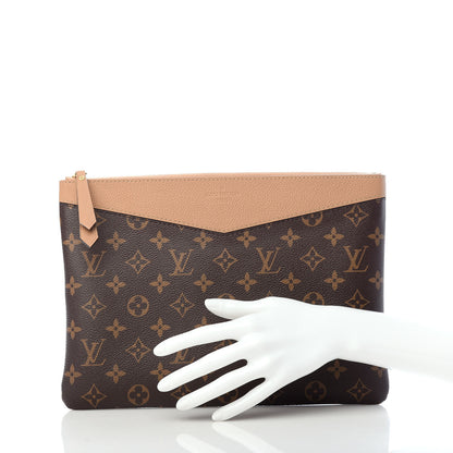 Louis Vuitton Monogram Daily Pouch Sesame 2 of 6