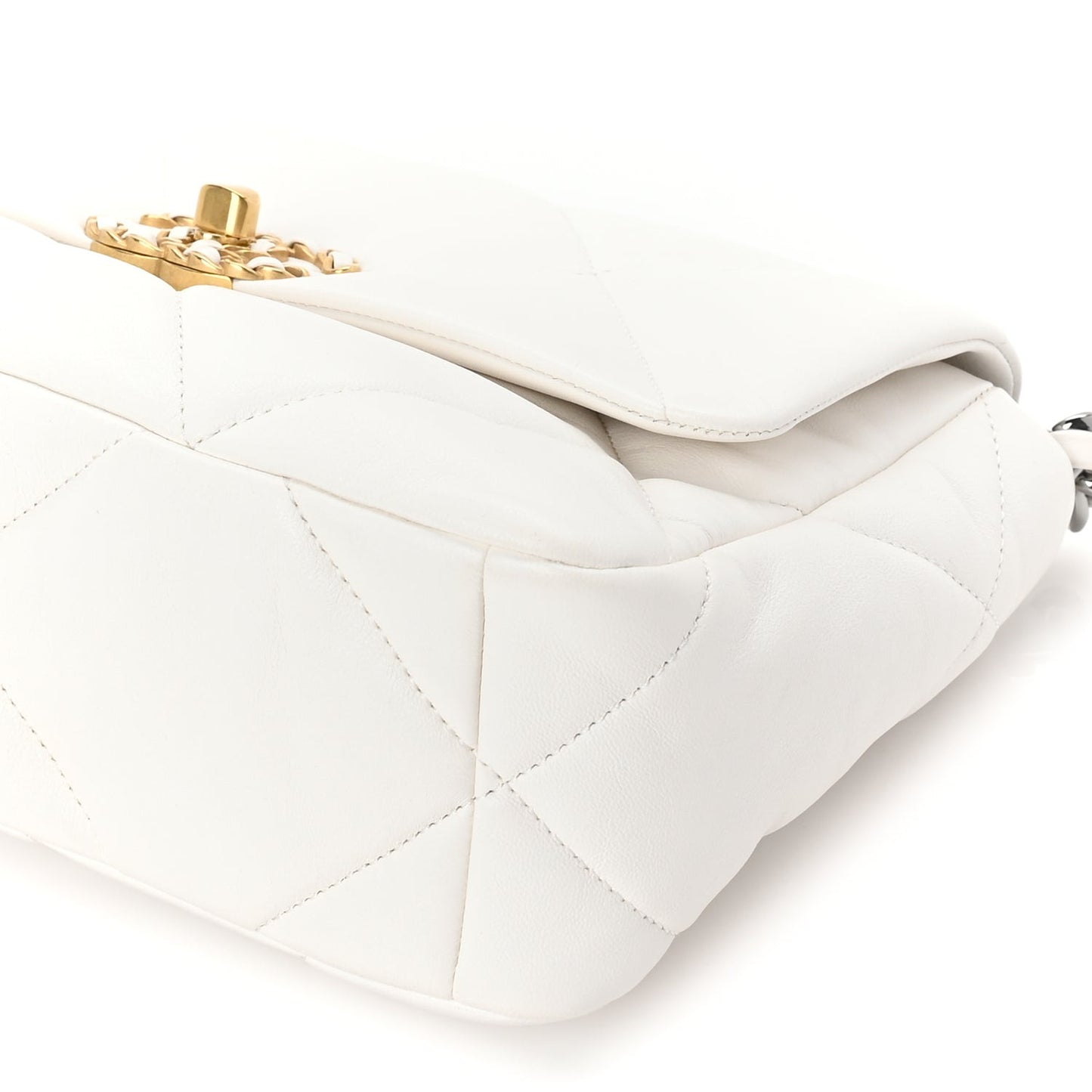 Lambskin Quilted Medium  19 Flap White