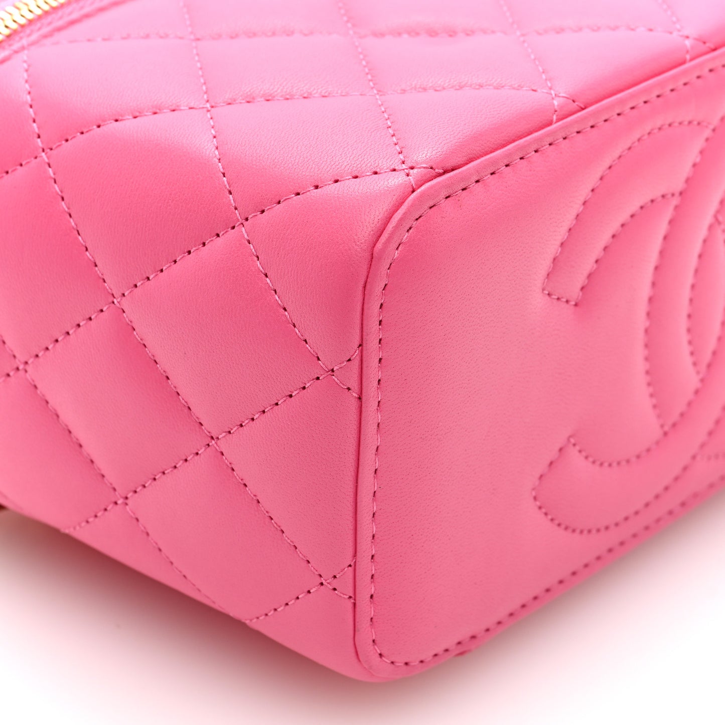 Lambskin Enamel Quilted Small Coco Hearts Vanity Case With Chain Pink