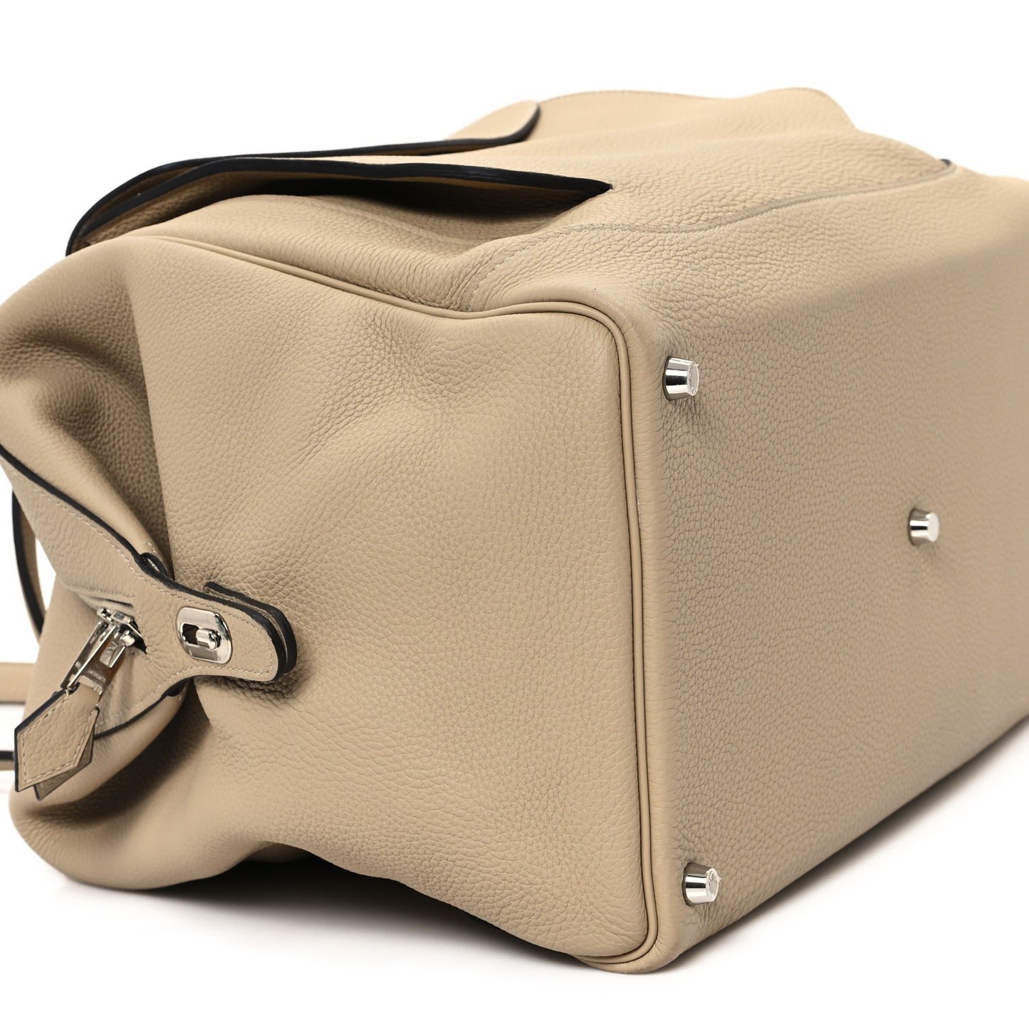 Togo Wallago Cabine 35 Trench